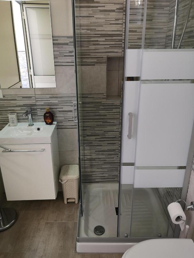 Zisa Home Ai Cantieri Culturali-Facile Posteggio In Strada No Ticket Palermo Exteriör bild