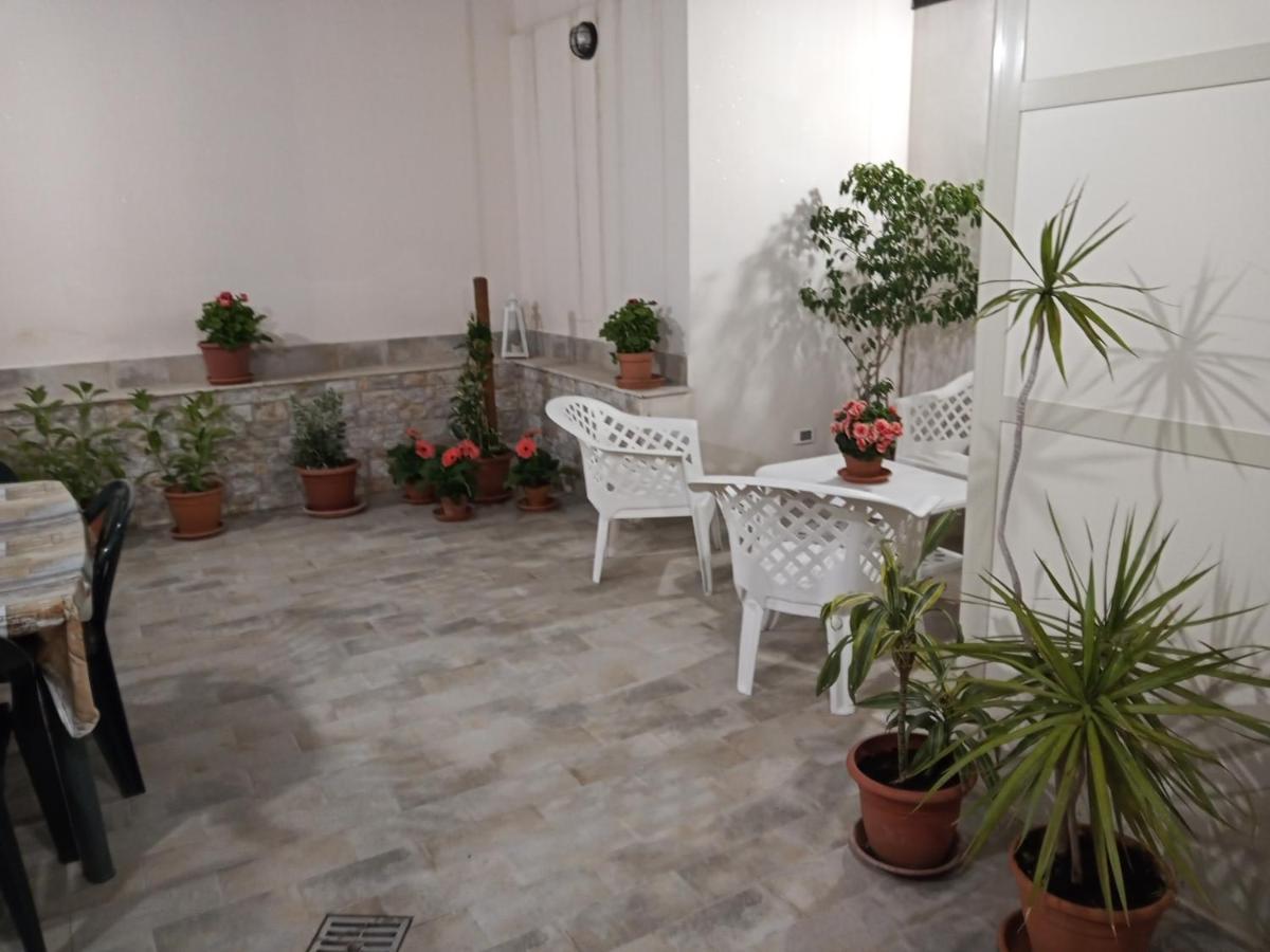 Zisa Home Ai Cantieri Culturali-Facile Posteggio In Strada No Ticket Palermo Exteriör bild