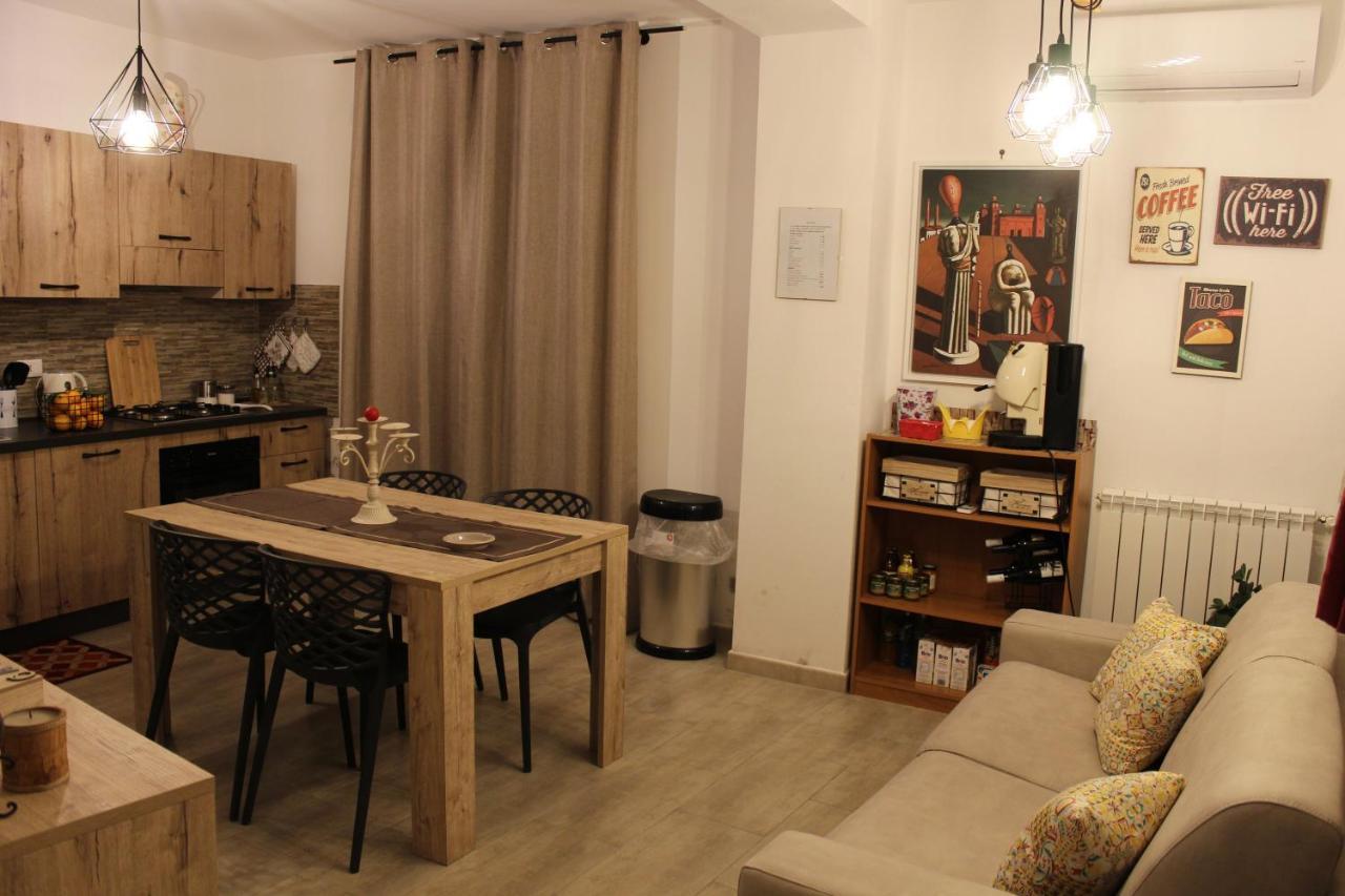 Zisa Home Ai Cantieri Culturali-Facile Posteggio In Strada No Ticket Palermo Exteriör bild