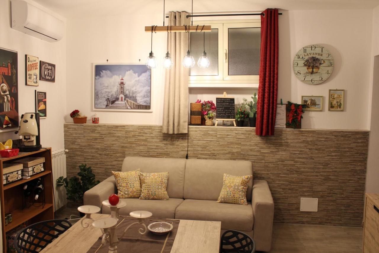 Zisa Home Ai Cantieri Culturali-Facile Posteggio In Strada No Ticket Palermo Exteriör bild