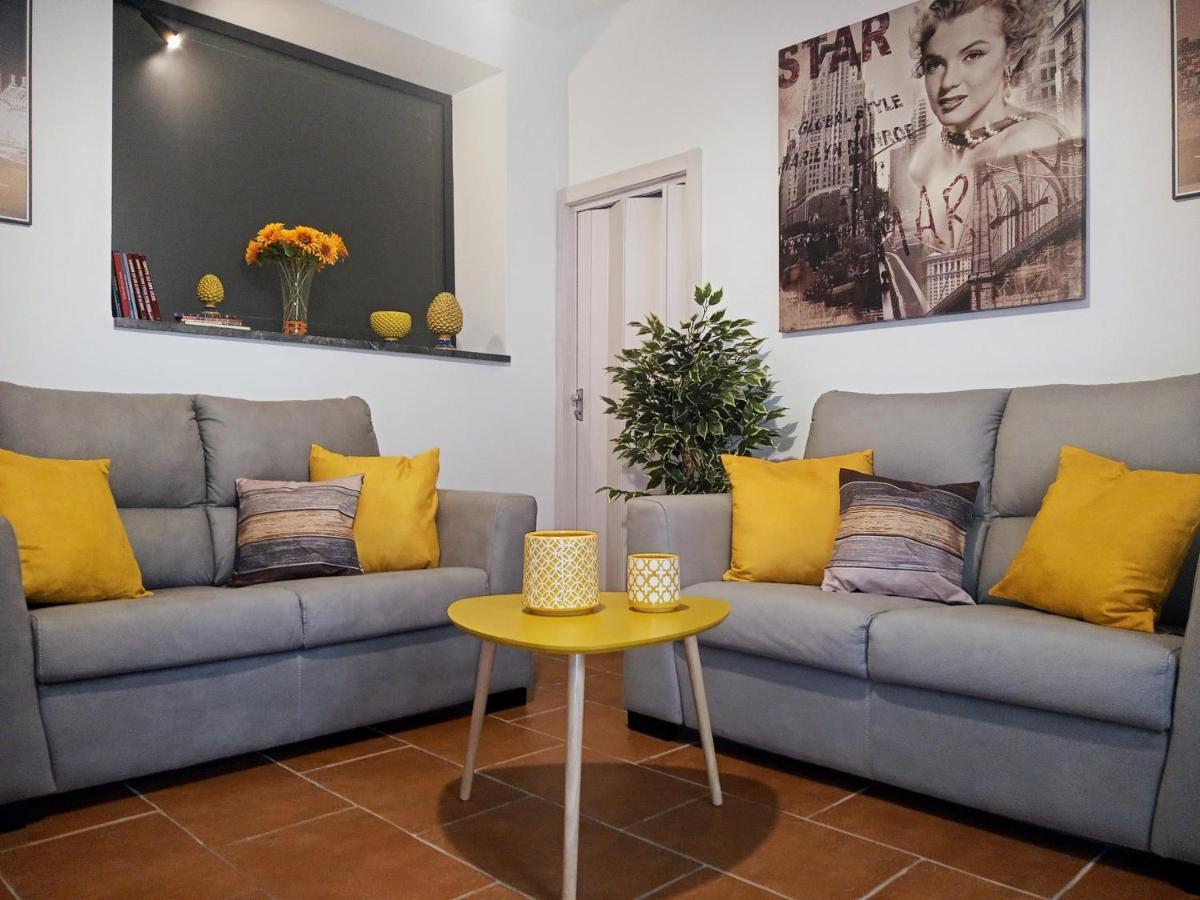 Zisa Home Ai Cantieri Culturali-Facile Posteggio In Strada No Ticket Palermo Exteriör bild